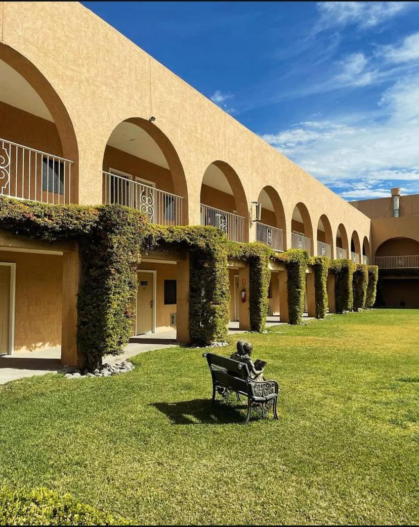 Hotel Santa Fe Camargo Esterno foto