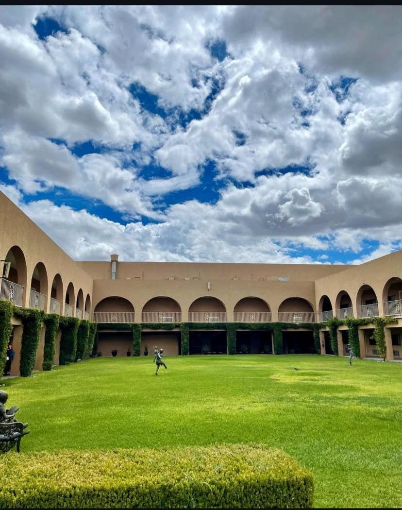 Hotel Santa Fe Camargo Esterno foto