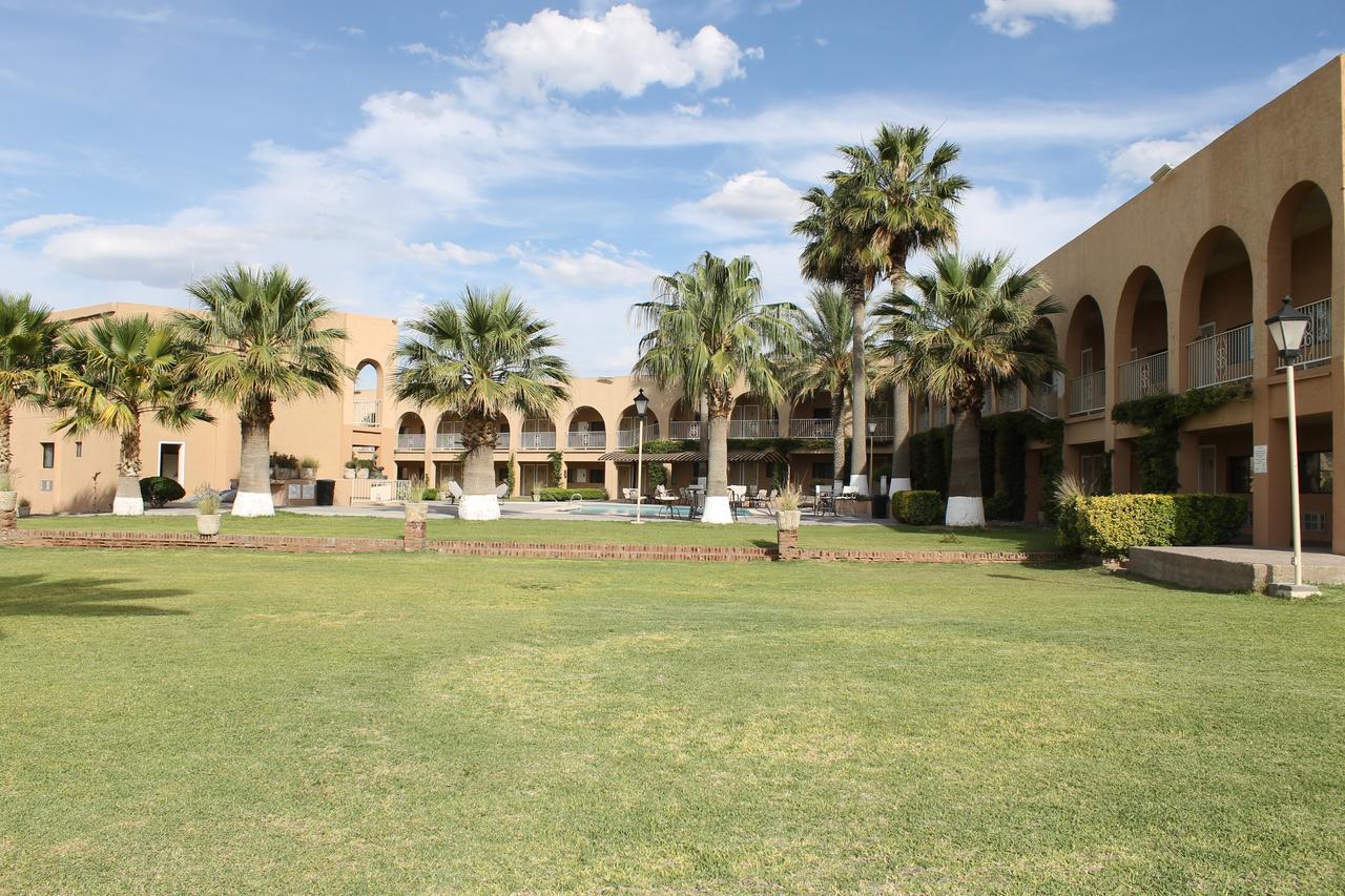 Hotel Santa Fe Camargo Esterno foto